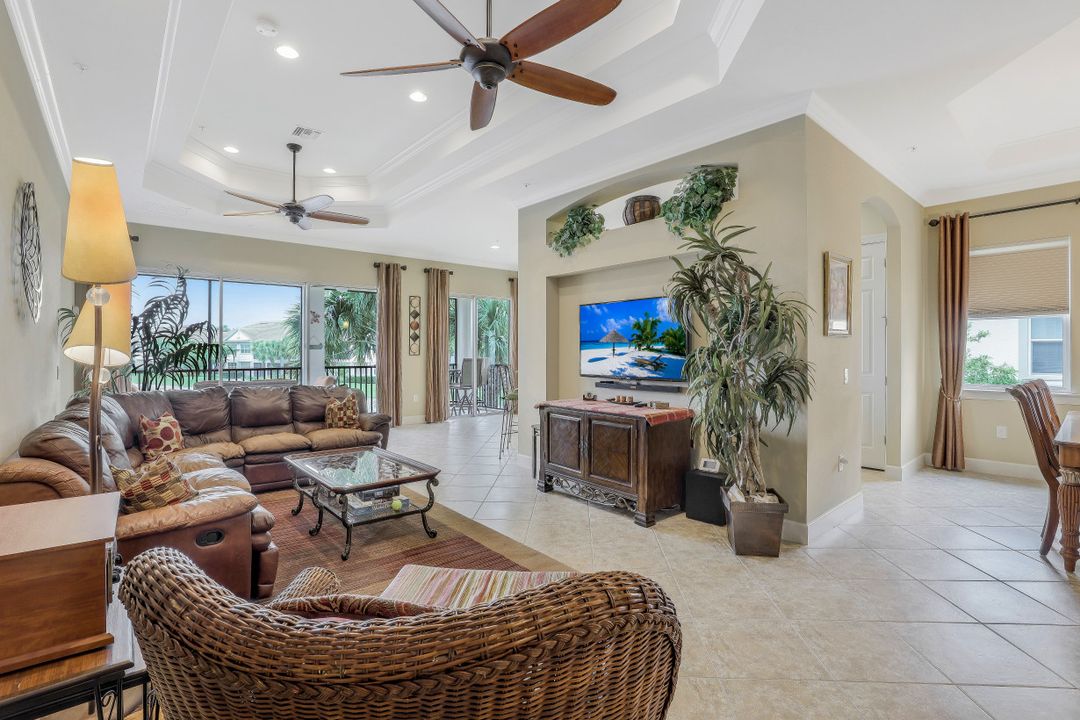 8779 Coastline Ct #202, Naples, FL 34120