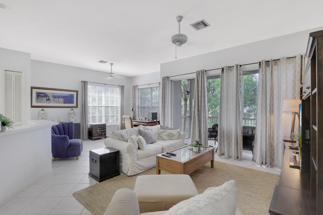 1247 Egrets Landing #201, Naples, FL 34108