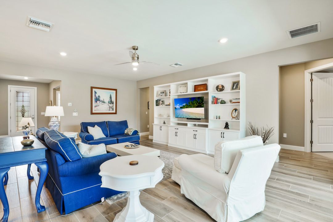 9373 Surfbird Ct, Naples, FL 34120