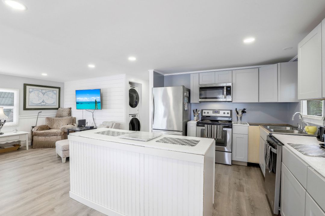 625 Palm Dr, Goodland, FL 34140