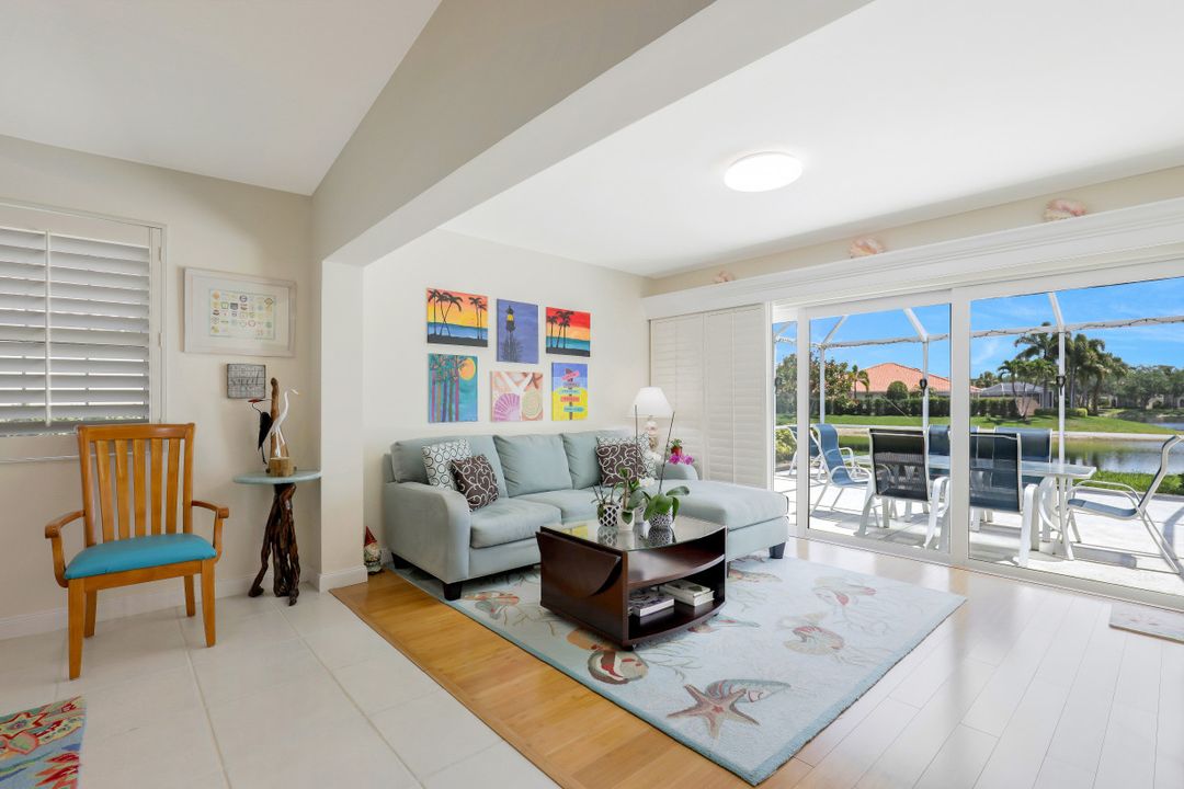 3868 Yakobi Ln, Naples, FL 34119