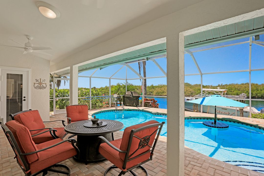 1020 NW 43rd Ave, Cape Coral, FL 33993