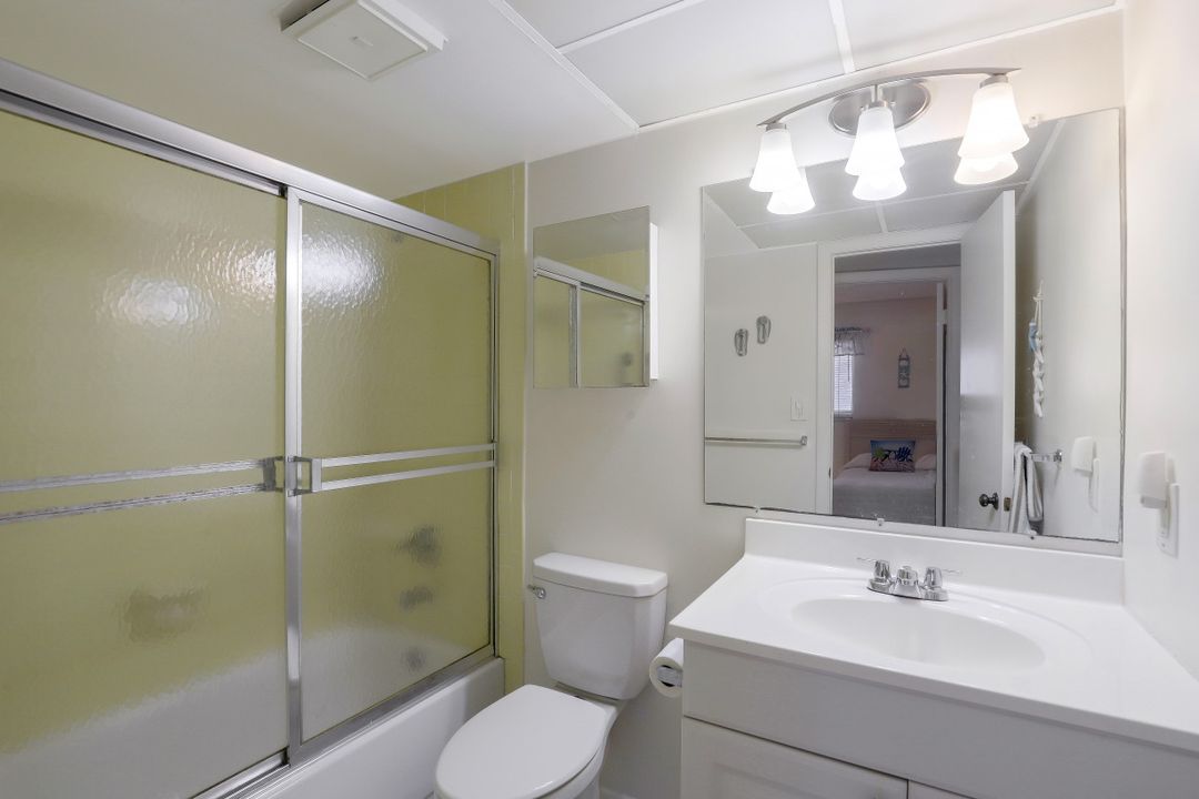 180 Turtle Lake Ct #103, Naples, FL 34105