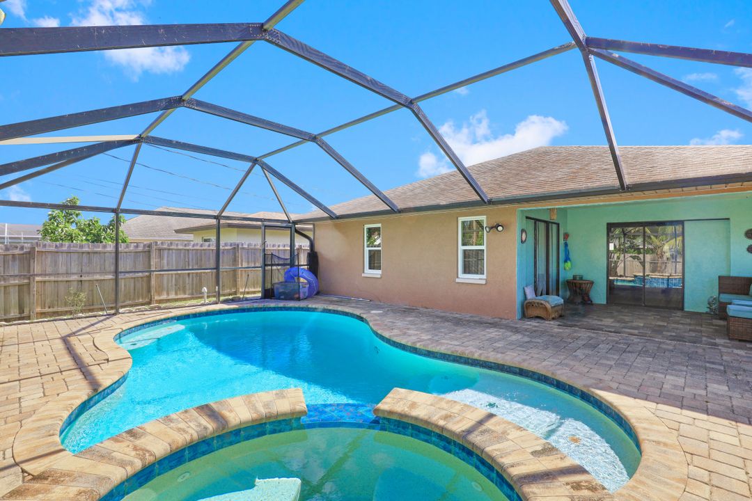 659 108th Ave N, Naples, FL 34108