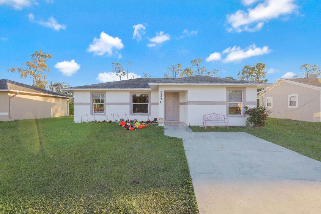 5250 Texas Ave, Naples, FL 34113