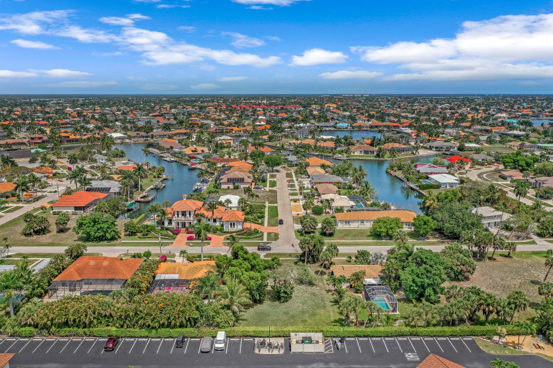 138 Greenbrier St, Marco Island, FL 34145