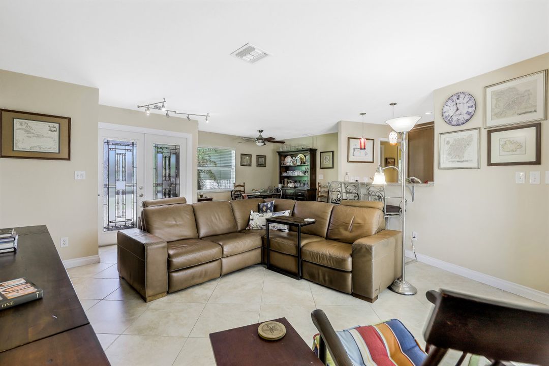 1927 SE 10th St, Cape Coral, FL 33990