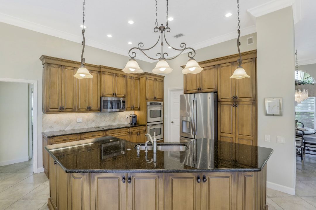 13142 Bridgeford Ave, Bonita Springs, FL 34135