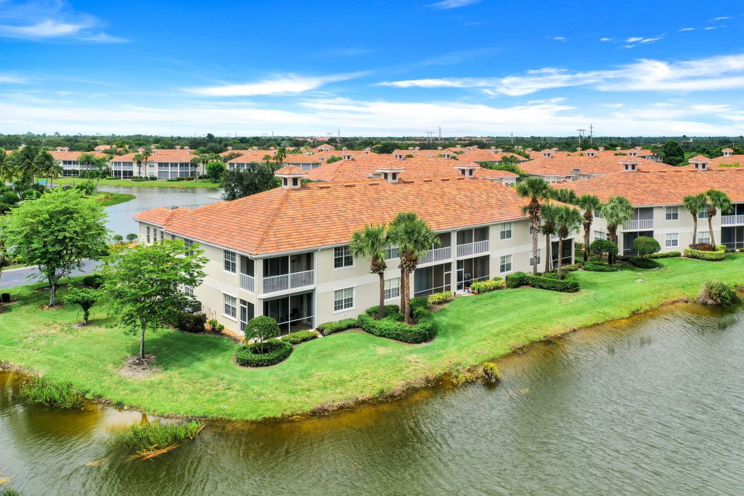 3065 Driftwood Way #4202, Naples, FL 34109