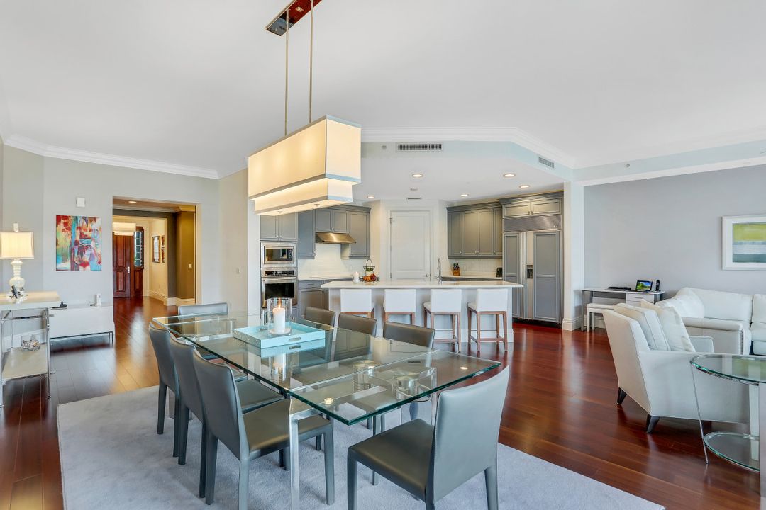 1400 Gulf Shore Blvd N #208, Naples, FL 34102