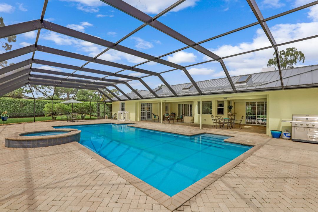 762 Hickory Rd, Naples, FL 34108