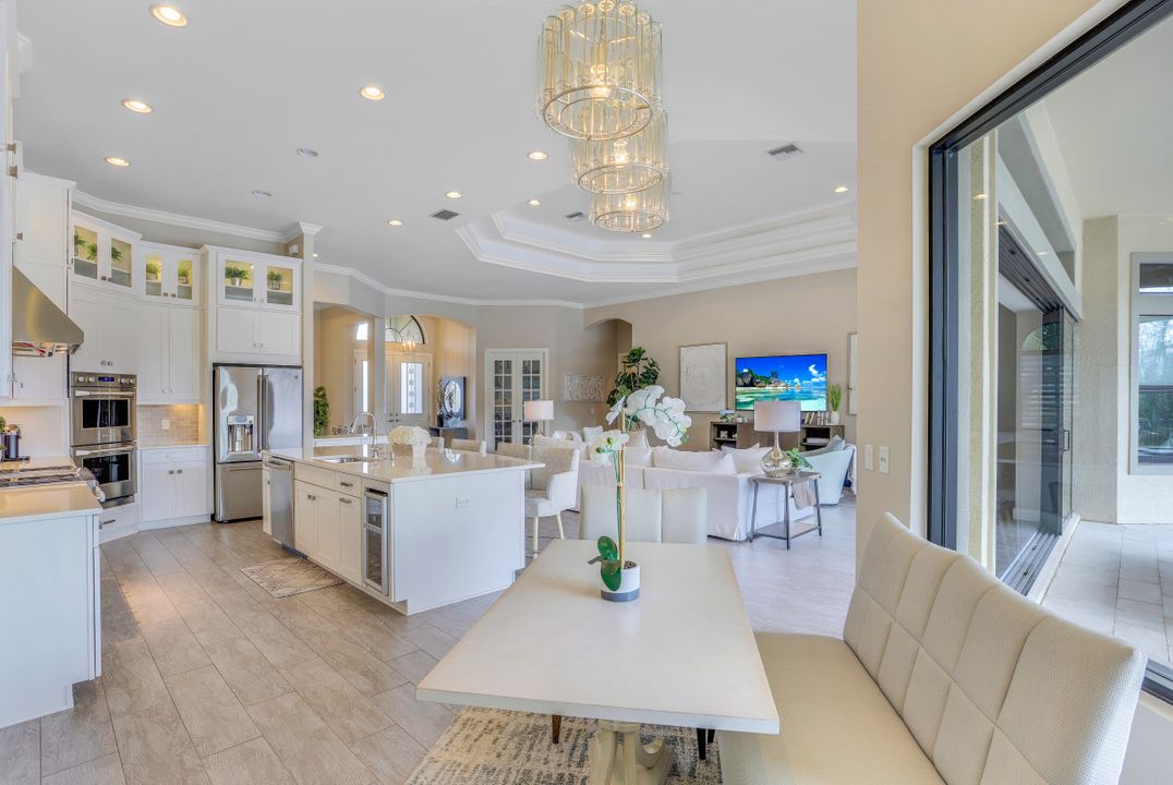 9086 Sorreno Ct, Naples, FL 34119