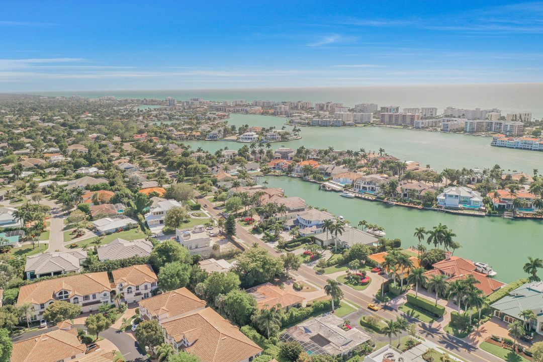 3840 Crayton Rd, Naples, FL 34103