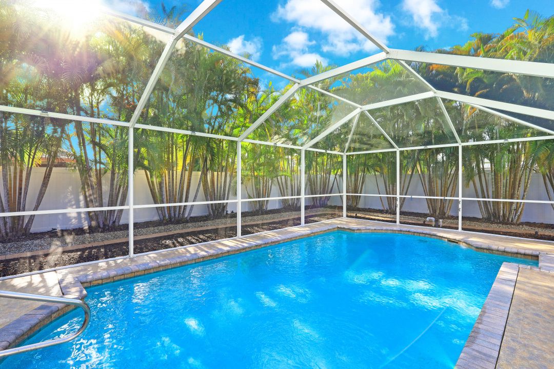 2208 Viscaya Pkwy, Cape Coral, FL 33990