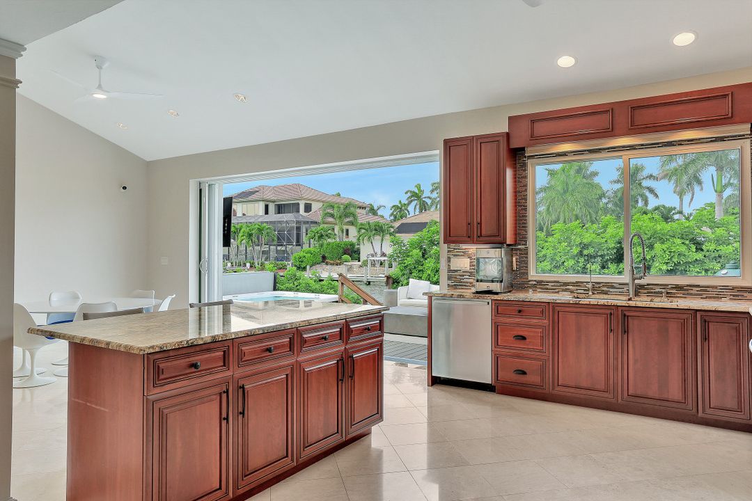 151 Bayview Ave, Naples, FL 34108