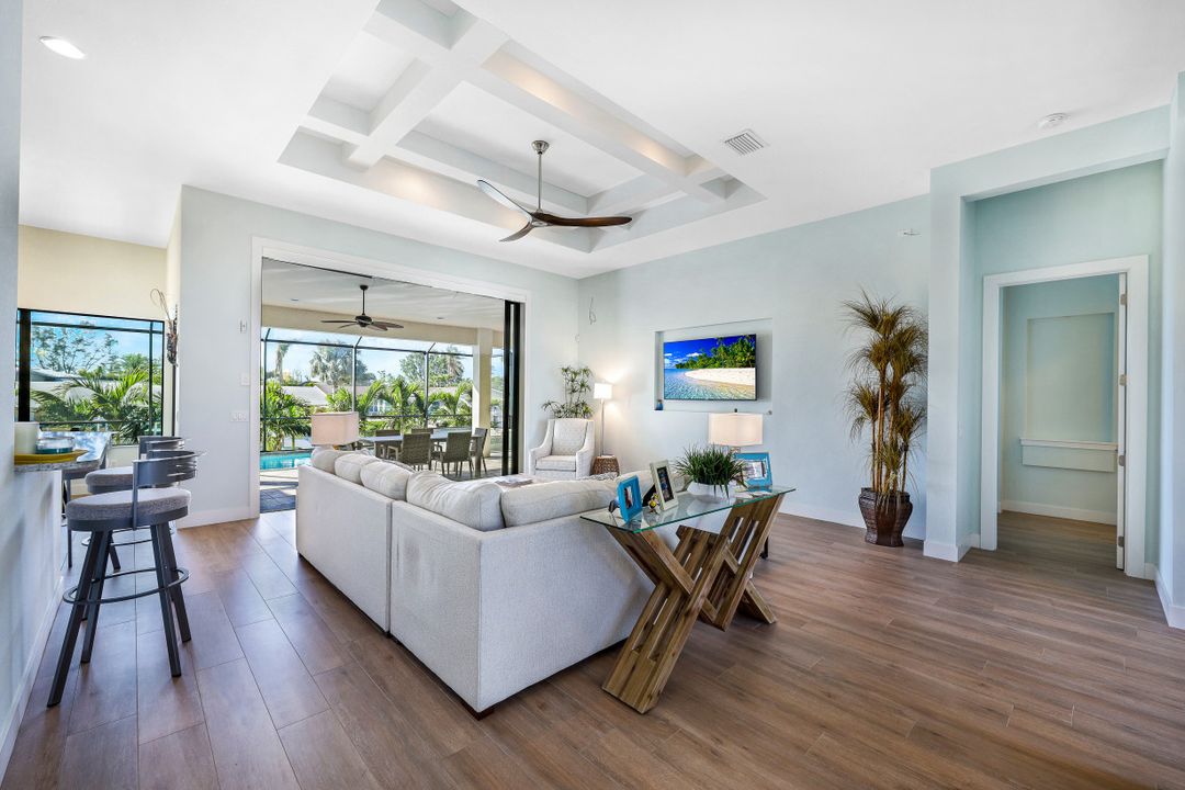 5828 SW 1st Ave, Cape Coral, FL 33914