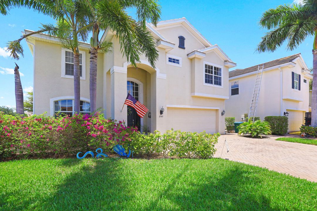 2545 Blackburn Cir, Cape Coral, FL 33991