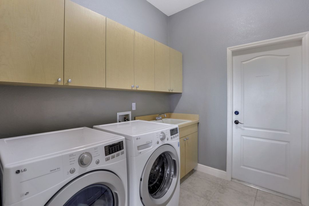 2314 SW 31st Ln, Cape Coral, FL 33914