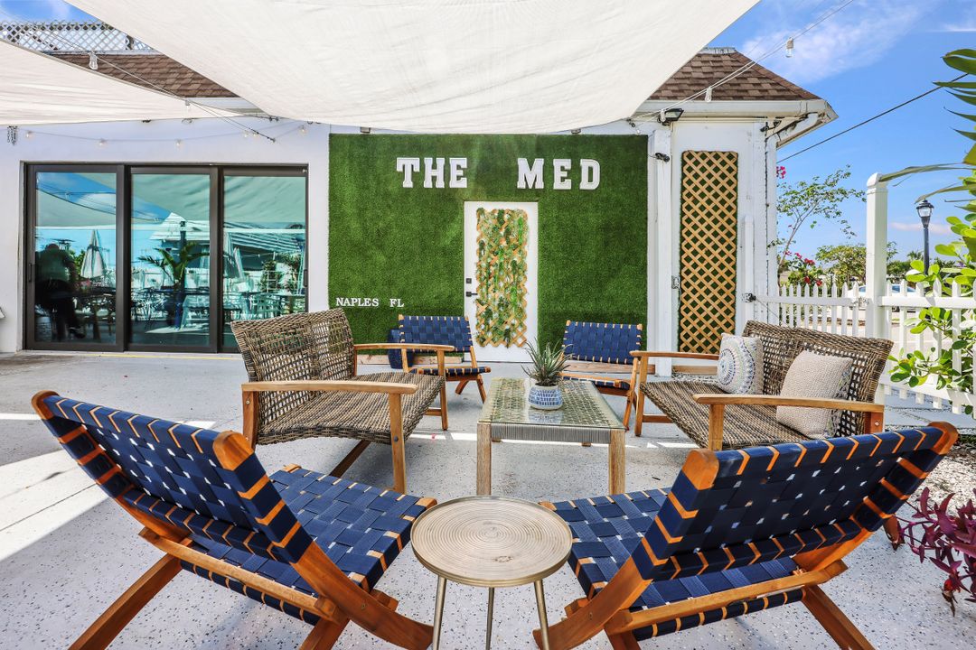 2631 Shoreview Dr, Naples, FL 34112