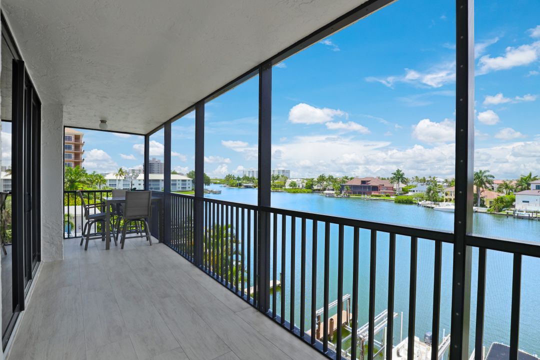 10482 Gulf Shore Dr #231, Naples, FL 34108