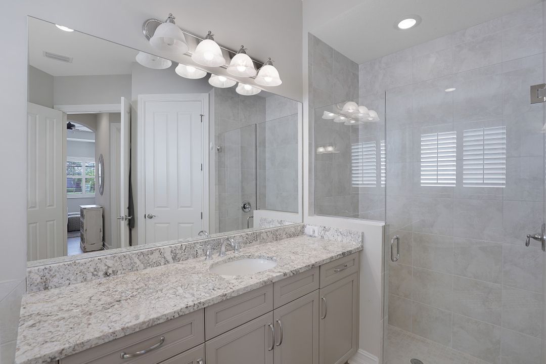 7446 Lantana Cir, Naples, FL 34119