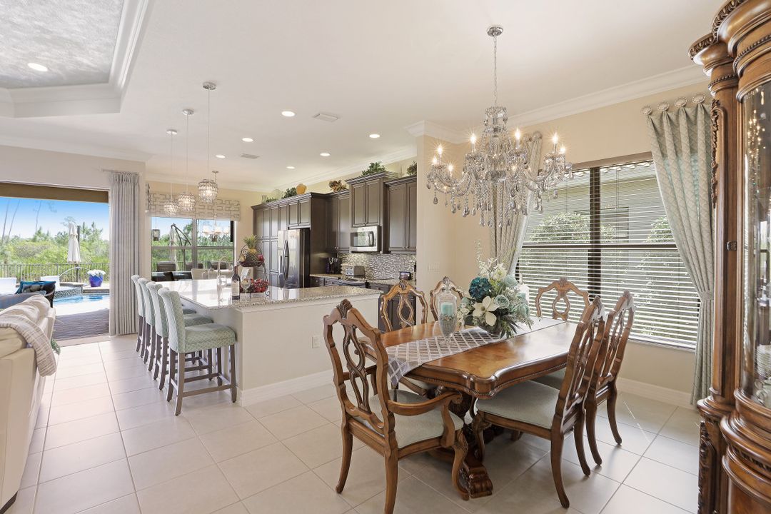 2832 Cinnamon Bay Cir, Naples, FL 34119