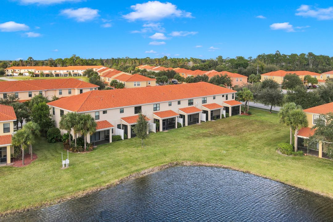 15571 Summit Pl Cir, Naples, FL 34119