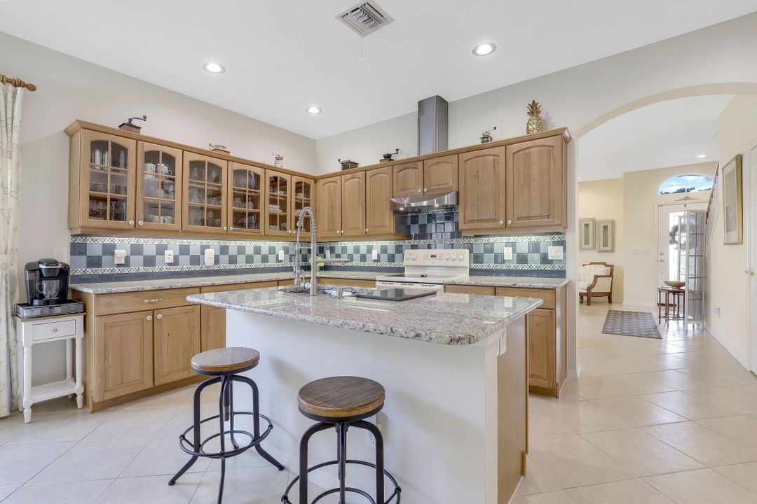 9920 Via San Marco Loop, Fort Myers, FL 33905