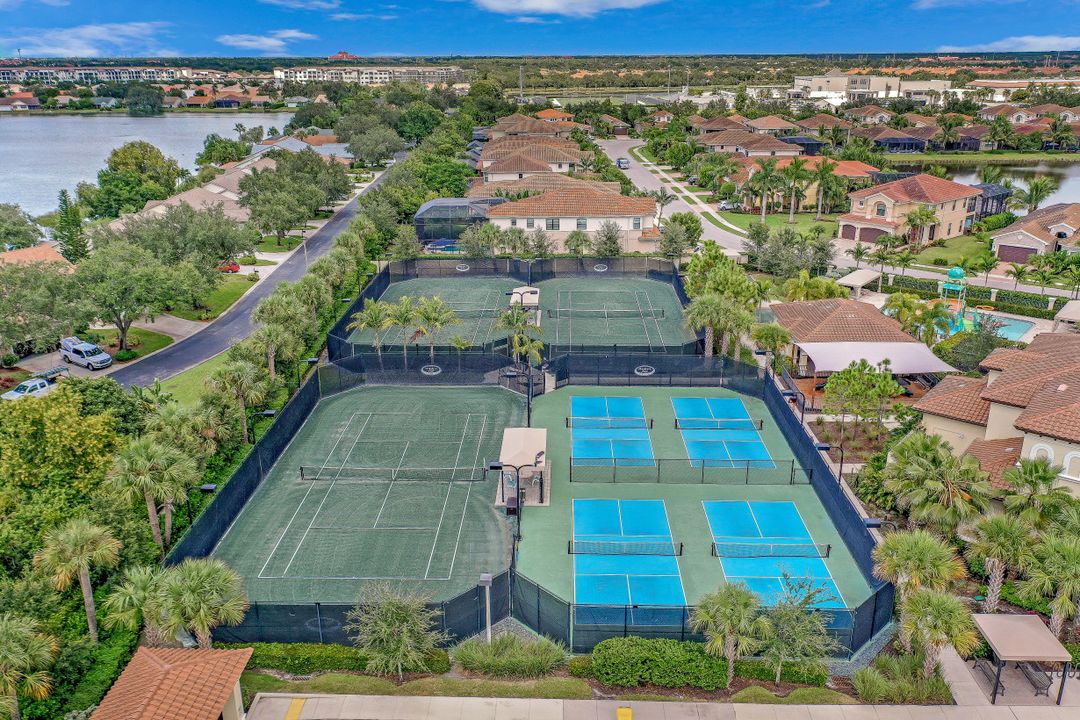 13395 Silktail Dr, Naples, FL 34109