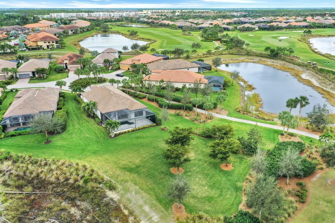 8815 Vaccaro Ct, Naples, FL 34119