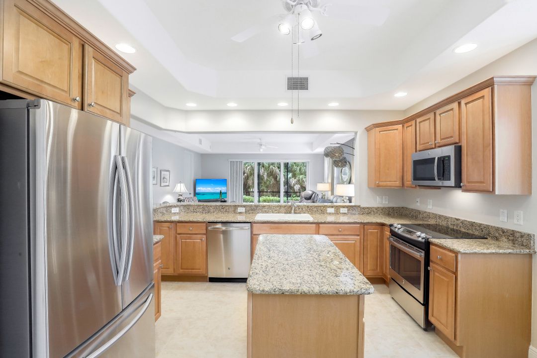 7849 Hawthorne Terrace #802, Naples, FL 34113