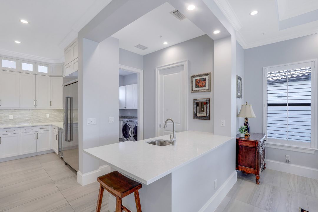 16380 Corsica Way #201, Naples, FL 34110