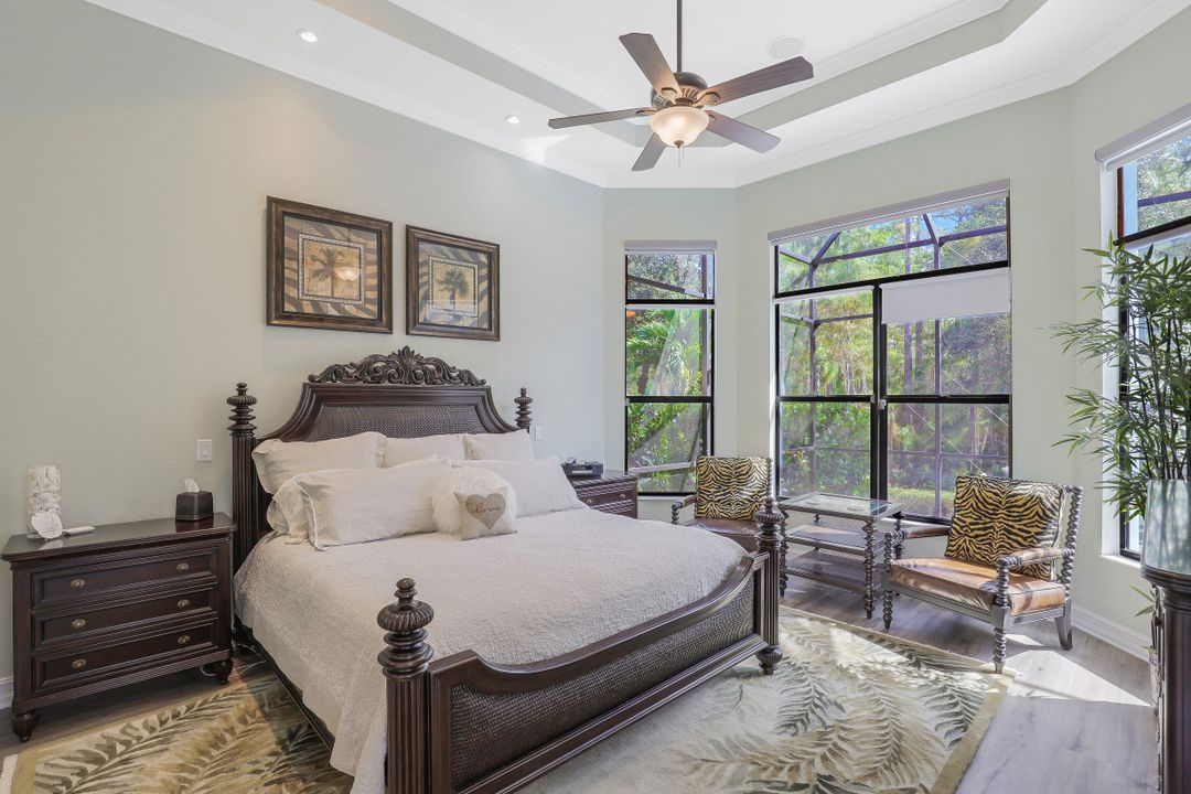 7497 Lantana Cir, Naples, FL 34119