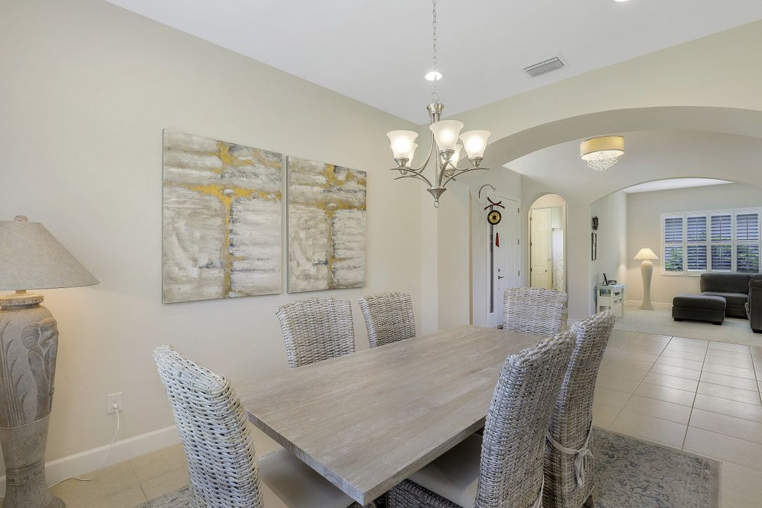 9220 Isla Bella Cir, Bonita Springs, FL 34135