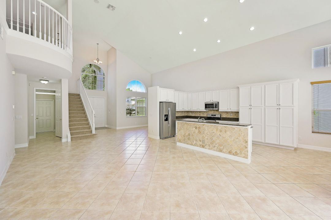 2366 Butterfly Palm Dr, Naples, FL 34119