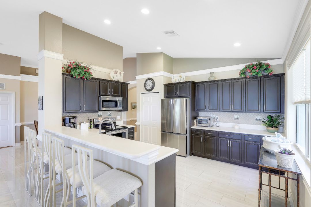 2108 Par Dr, Naples, FL 34120