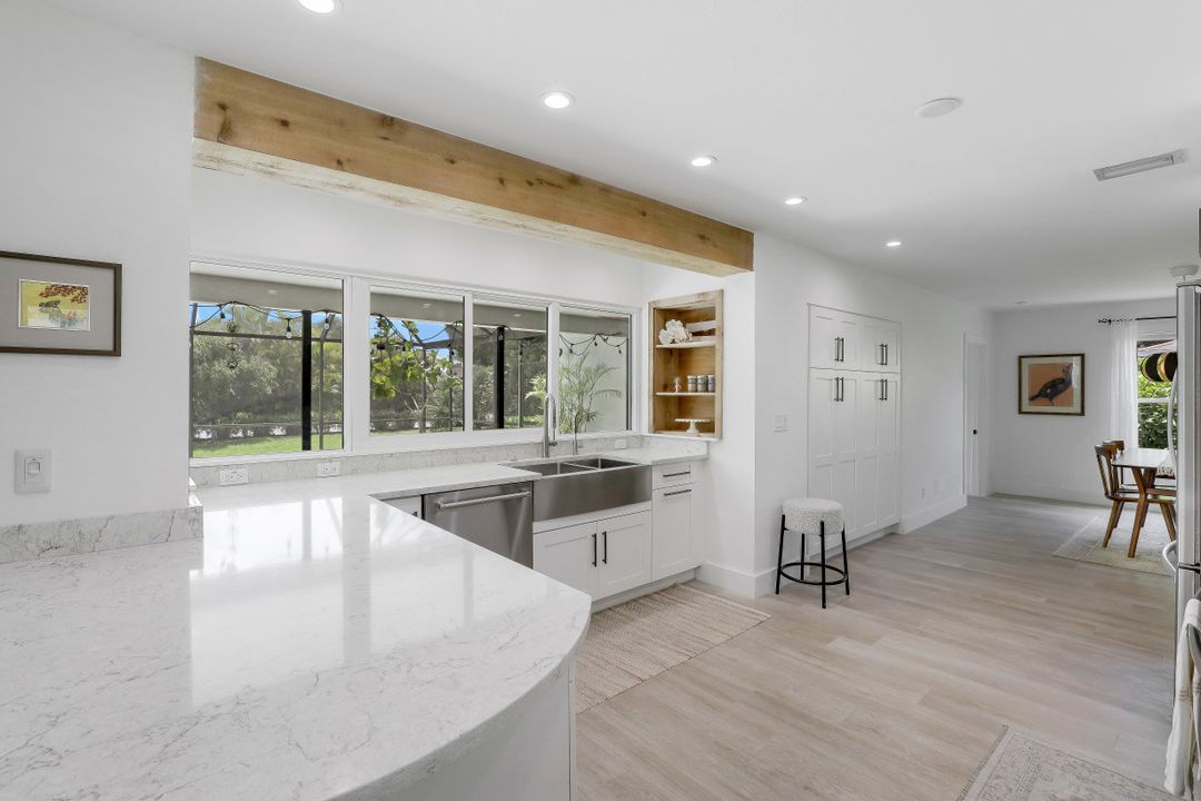 1010 Nottingham Dr, Naples, FL 34109