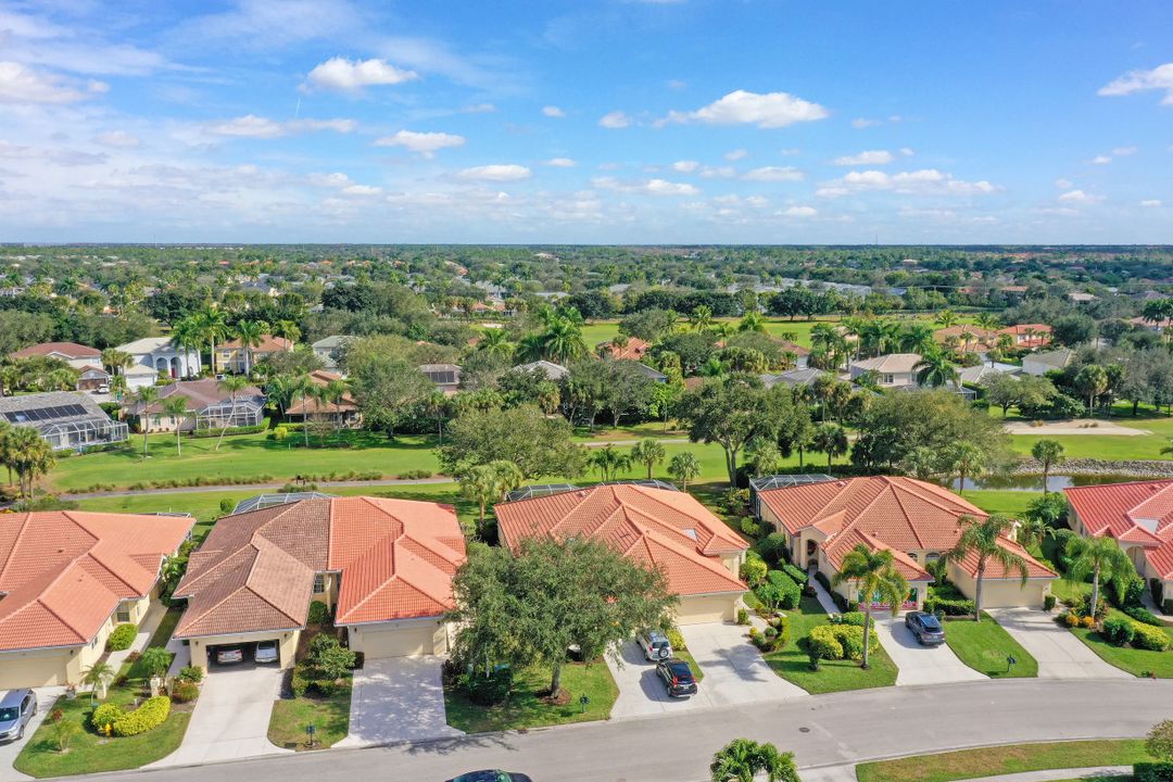 2092 Crestview Way, Naples, FL 34119