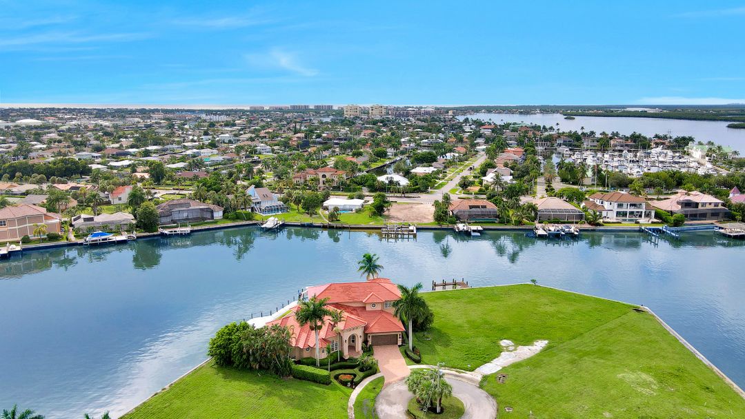 1404 Butterfield Ct, Marco Island, FL 34145