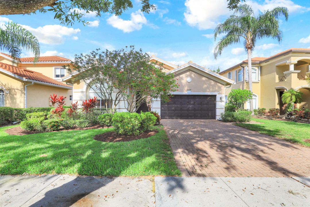 2108 Par Dr, Naples, FL 34120