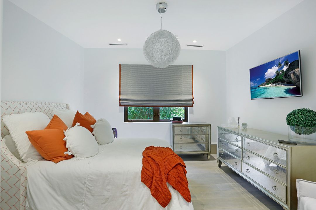 705 Myrtle Rd, Naples, FL 34108