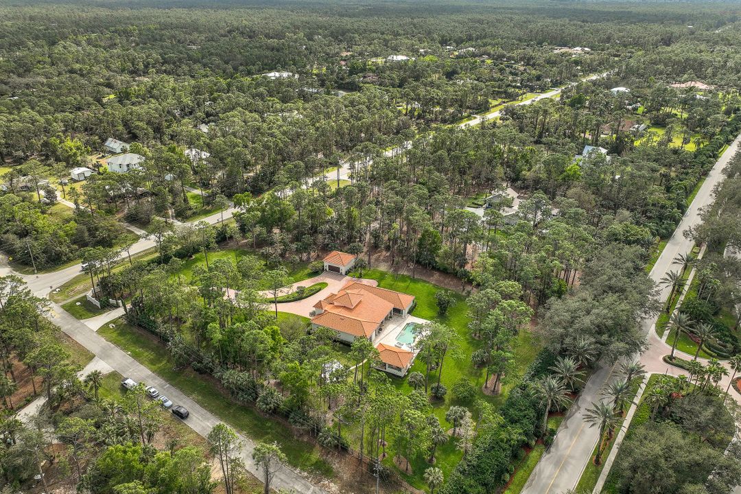 5530 Teak Wood Dr, Naples, FL 34119