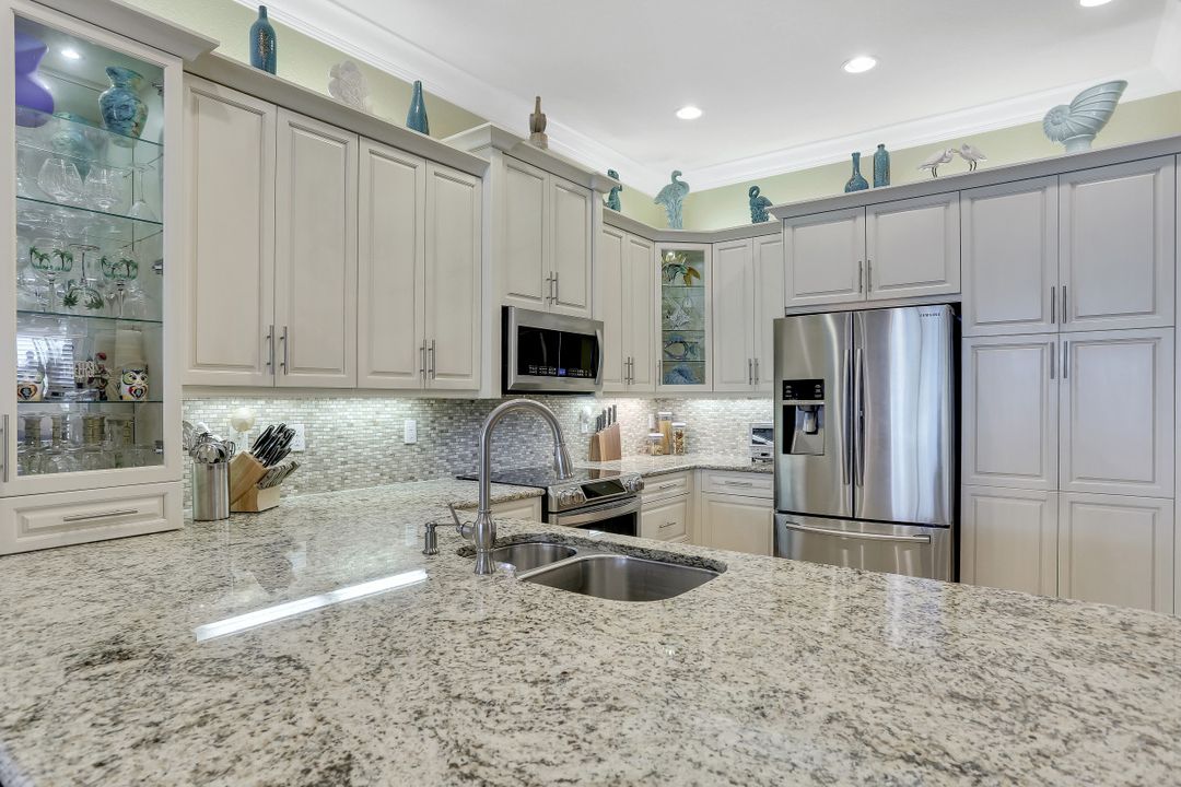 3578 Beaufort Ct, Naples, FL 34119