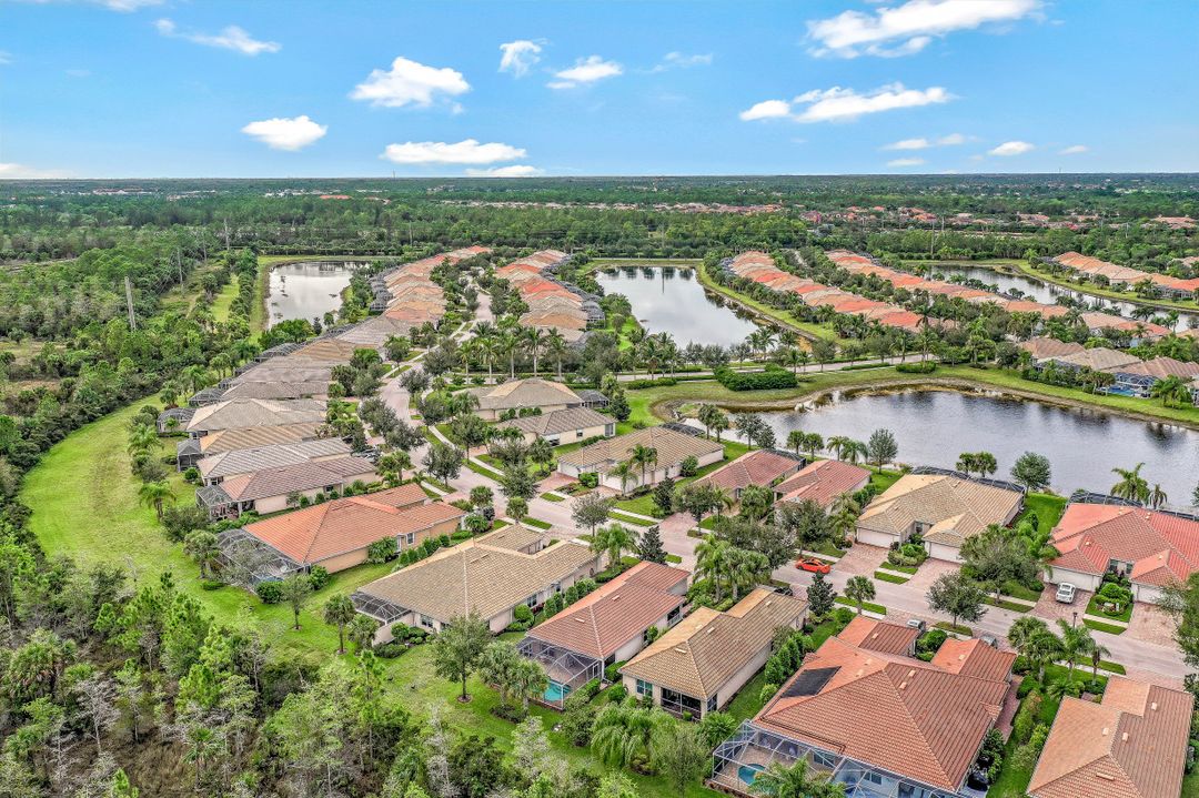 8458 Karina Ct, Naples, FL 34114