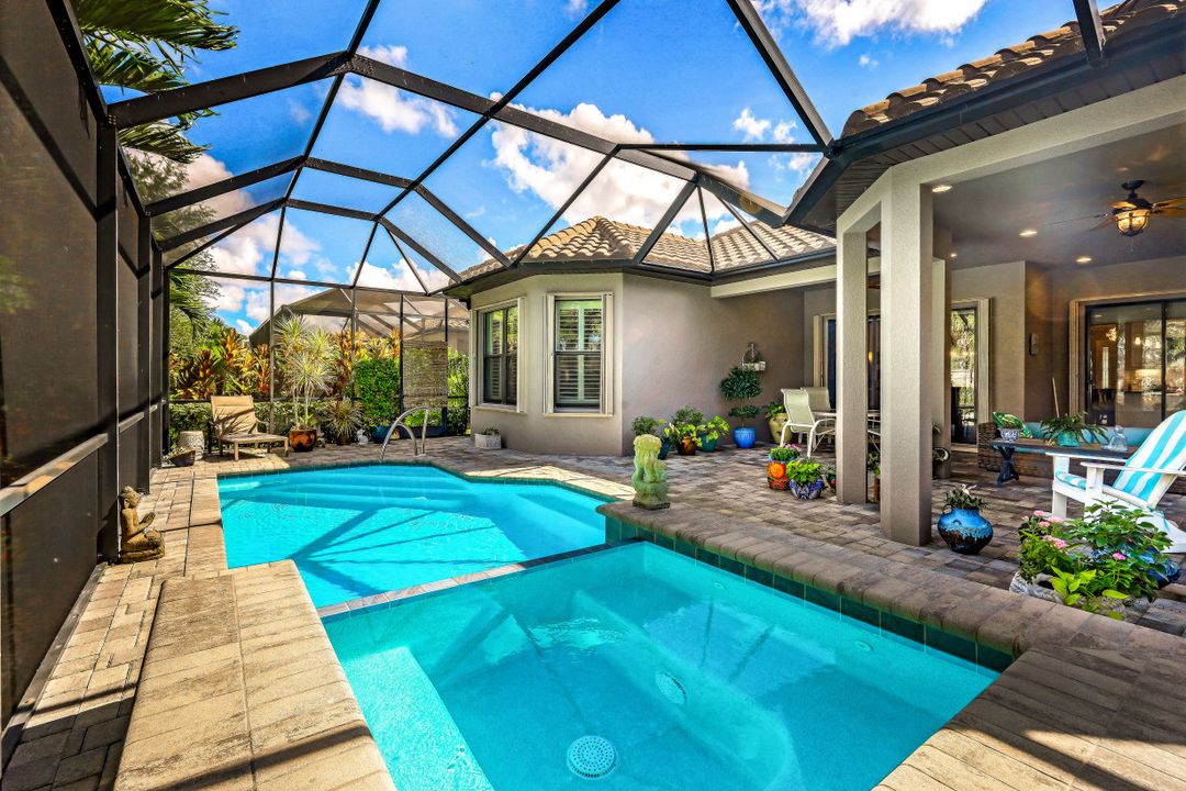 8447 Palacio Terrace W, Naples, FL 34114