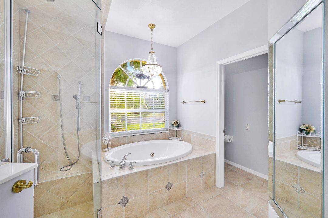 2047 Terrazzo Ln, Naples, FL 34104
