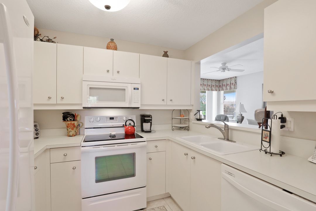 6680 Huntington Lakes Cir #102, Naples, FL 34119