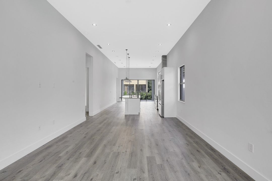 3013 Lunar St, Naples, FL 34112