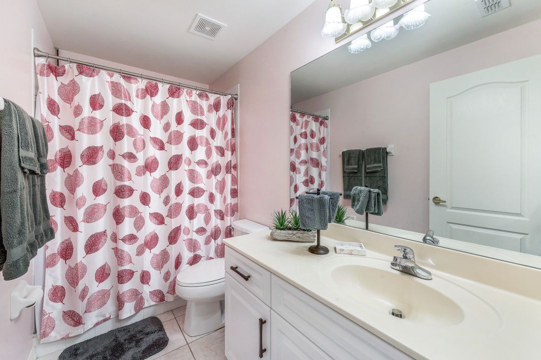 8755 Naples Heritage Dr, Naples, FL 34112