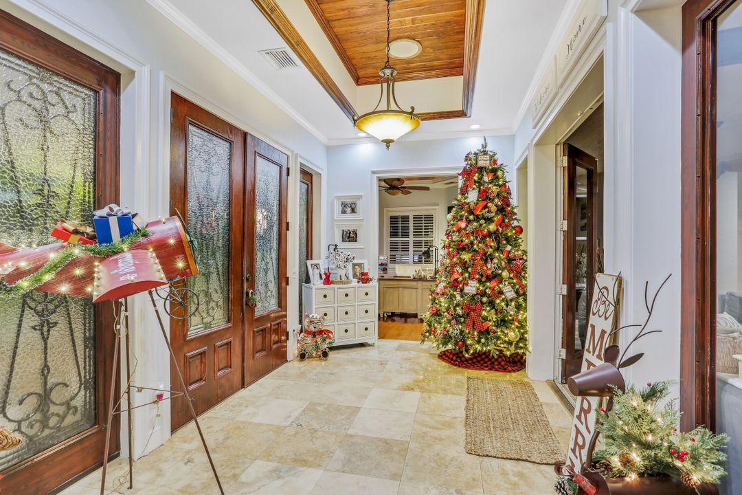 1817 Piccadilly Cir, Cape Coral, FL 33991